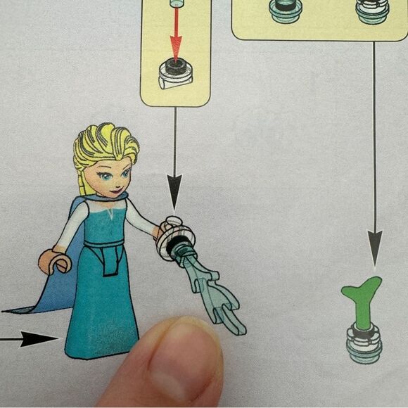 Disney LEGO Set 41155 Princess Elsa Market Adventure Rare Collectable LEGO set - Picture 8 of 8